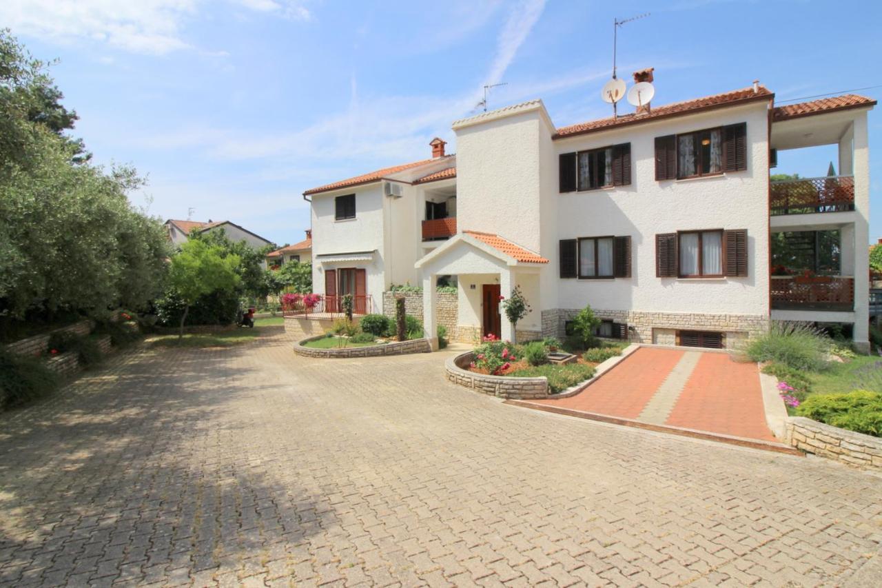 Apartment Ema Near City Center Poreč Extérieur photo
