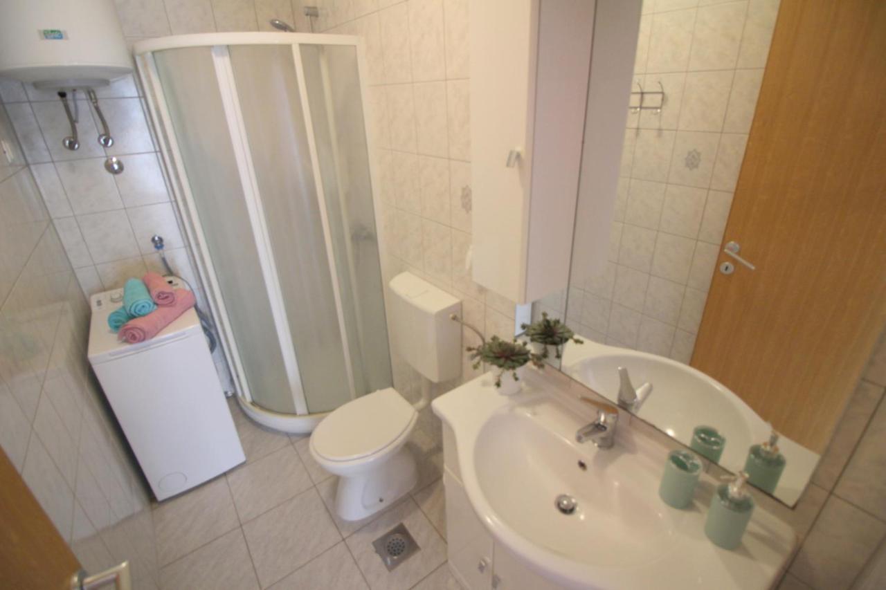 Apartment Ema Near City Center Poreč Extérieur photo